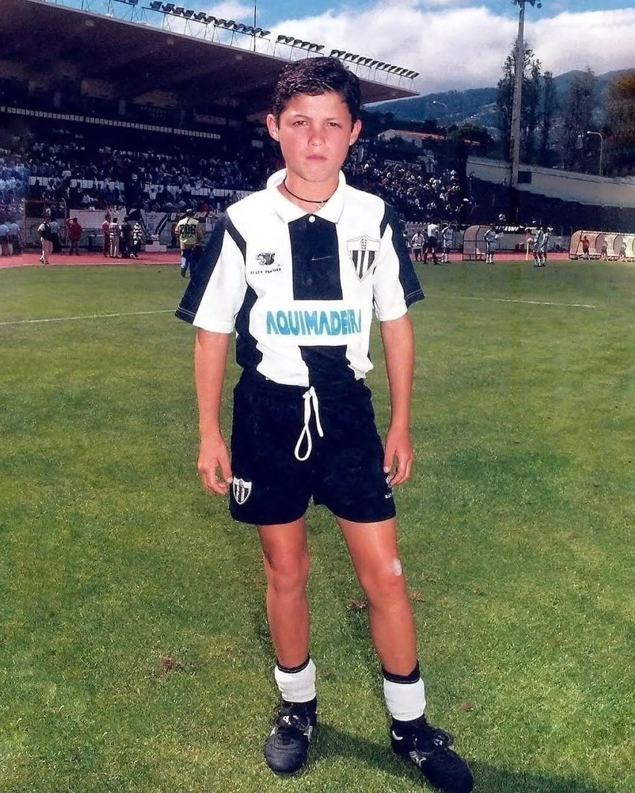 Nacional: Đội bóng trên sườn núi và khát vọng Madeira 3 Cristiano Ronaldo lúc còn chơi ở đội trẻ của Nacional