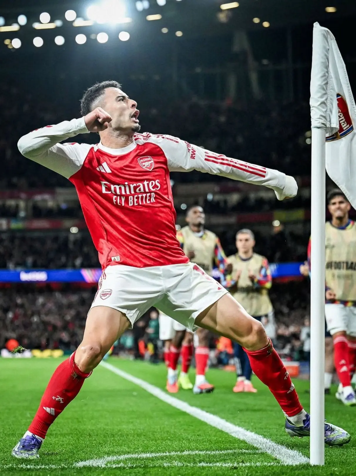 Vì sao Gabriel Martinelli chuyển đến Al Hilal khi đang ở độ chín sự nghiệp? 2 Gabriel Martinelli từng ghi nhiều bàn quan trọng để cứu Arsenal