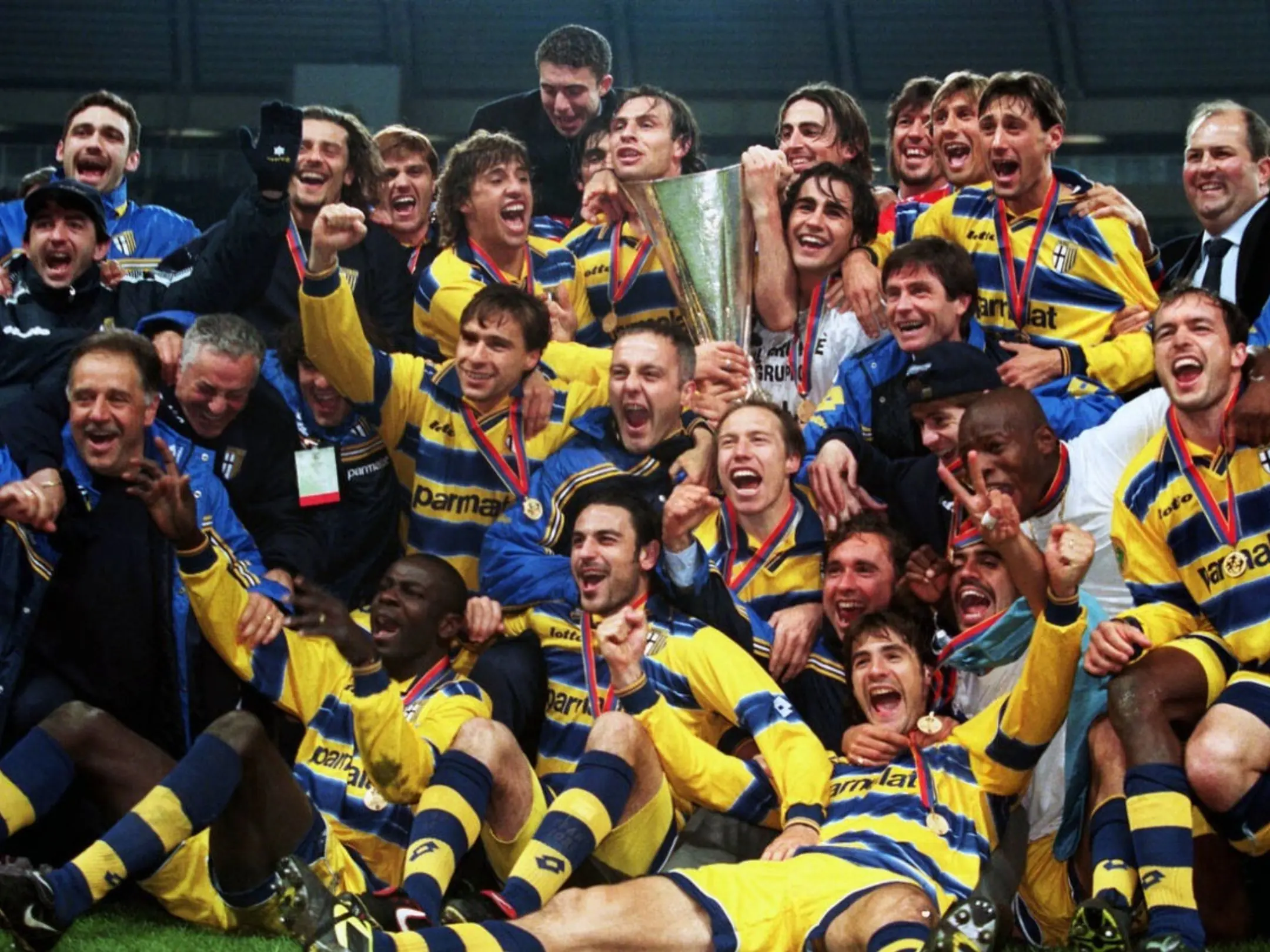 Parma FC: Đội bóng tỉnh lẻ từng khiến châu Âu phải kiêng dè 3 Parma vô địch European Cup Winners’ Cup năm 1993