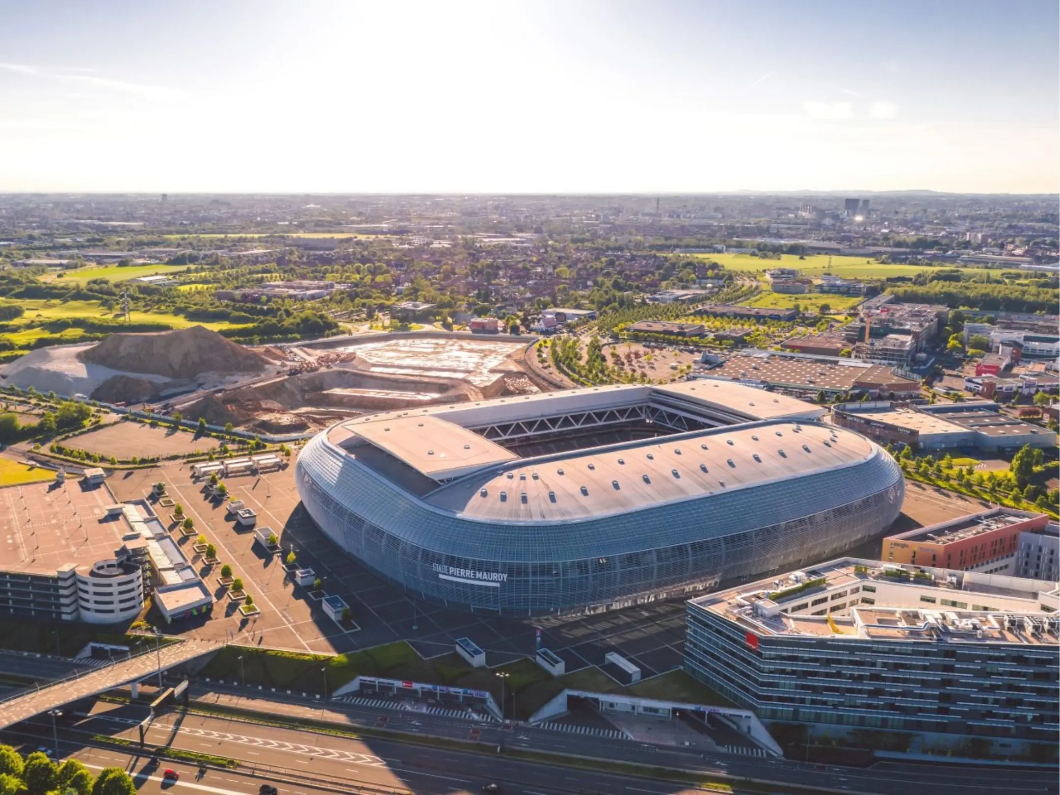 Sân nhà của câu lạc bộ LOSC Lille là sân vận động Decathlon Arena – Stade Pierre-Mauroy