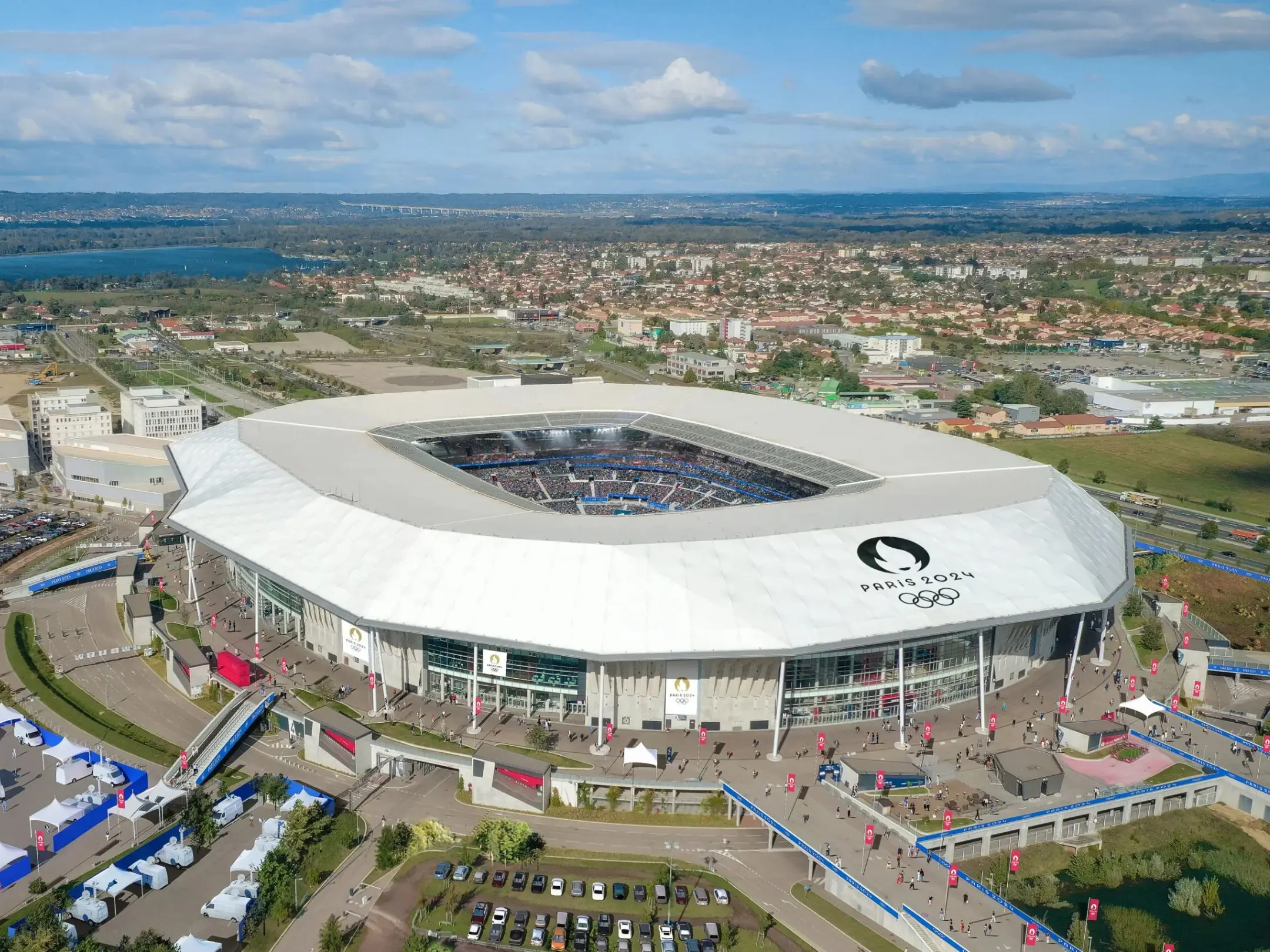 Olympique Lyonnais: Vị Thế, Bản Sắc Và Tham Vọng Mới 4 Sân nhà của câu lạc bộ Olympique Lyonnais là sân vận động Groupama Stadium