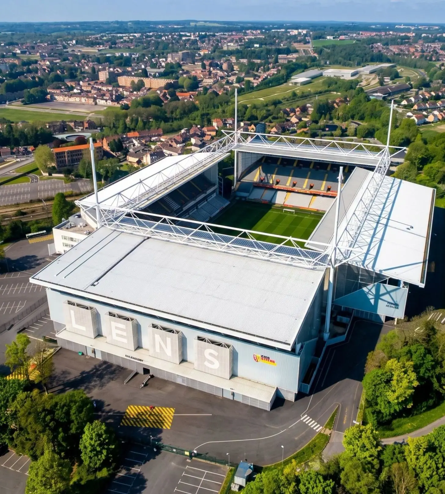 RC Lens: Bollaert-Delelis, nơi bóng đá trở thành tín ngưỡng 4 Sân nhà của câu lạc bộ RC Lens là sân vận động Stade Bollaert-Delelis