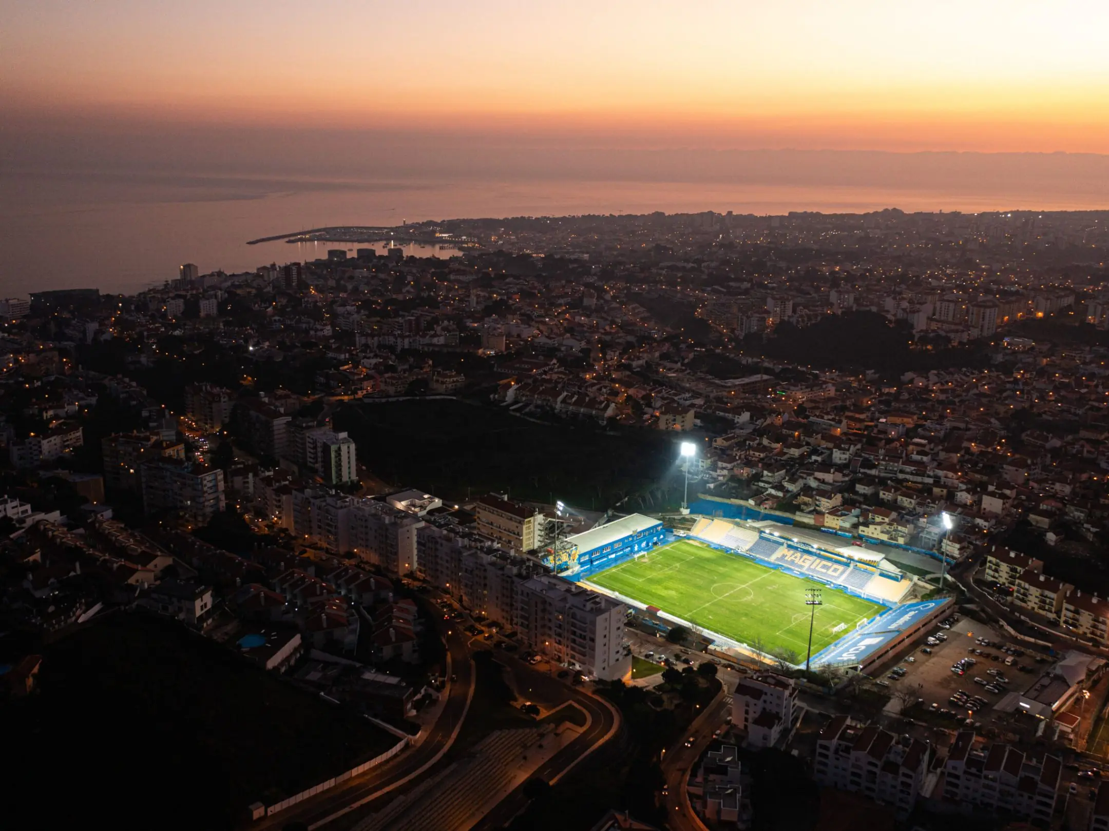 Câu lạc bộ bóng đá GD Estoril Praia: Đội bóng sinh ra từ Costa do Sol 2 Sân vận động António Coimbra da Mota