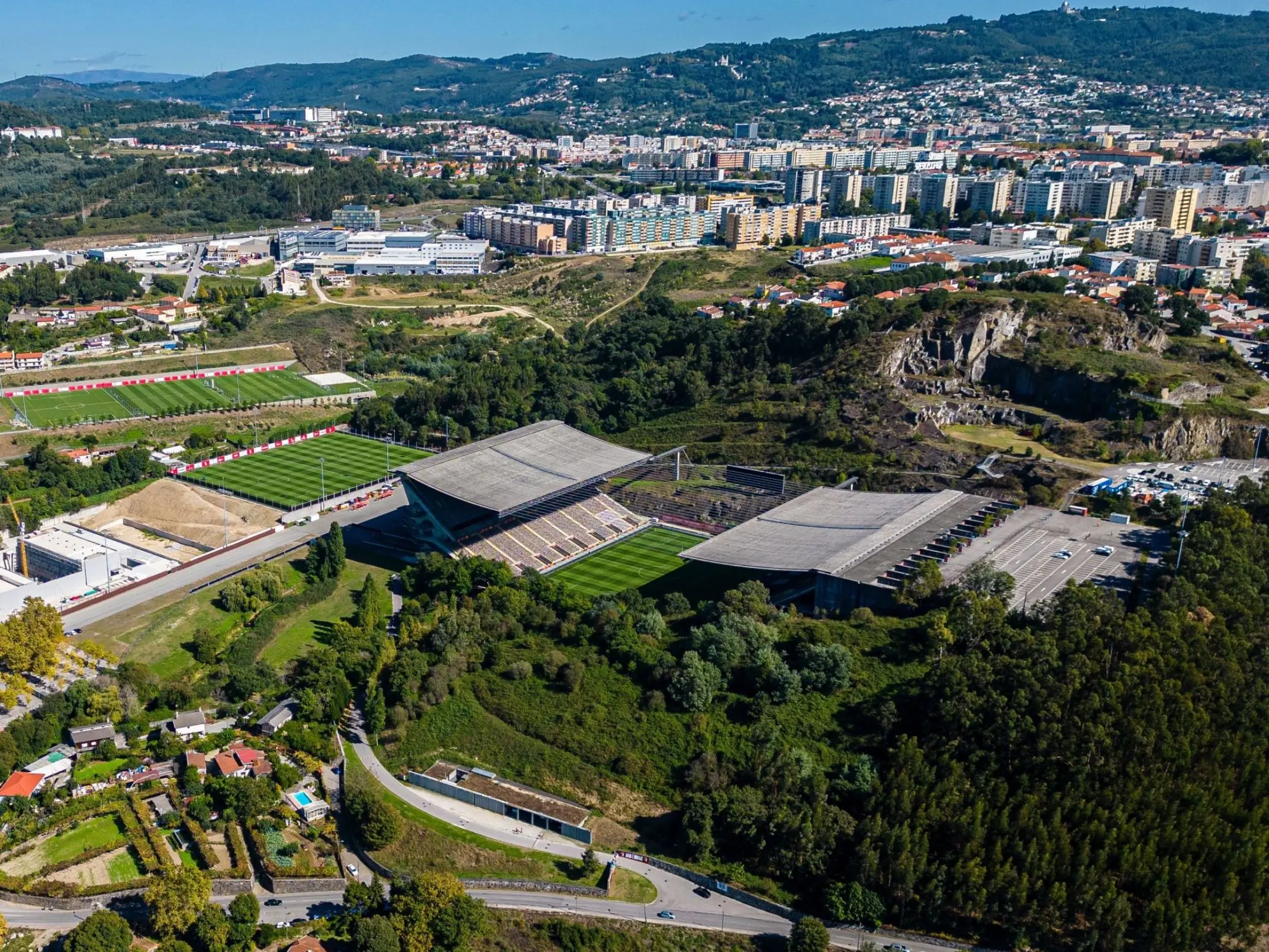 Câu lạc bộ Braga: Những chiến binh áo đỏ của miền Minho 3 Sân vận động Estádio Municipal de Braga