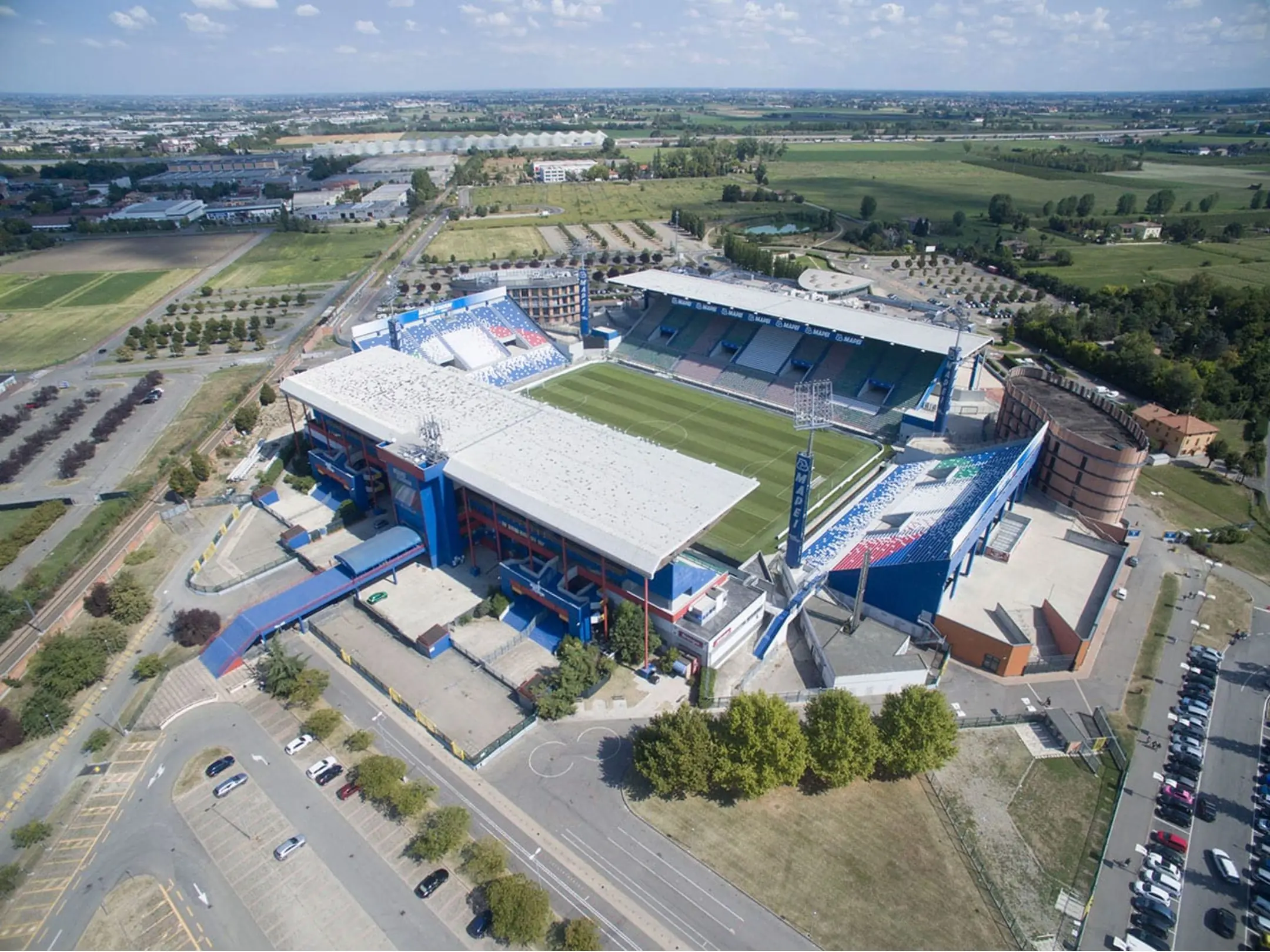 Câu lạc bộ Sassuolo Calcio: Đội bóng nhỏ với một hệ thống lớn 2 Sân vận động Mapei Stadium