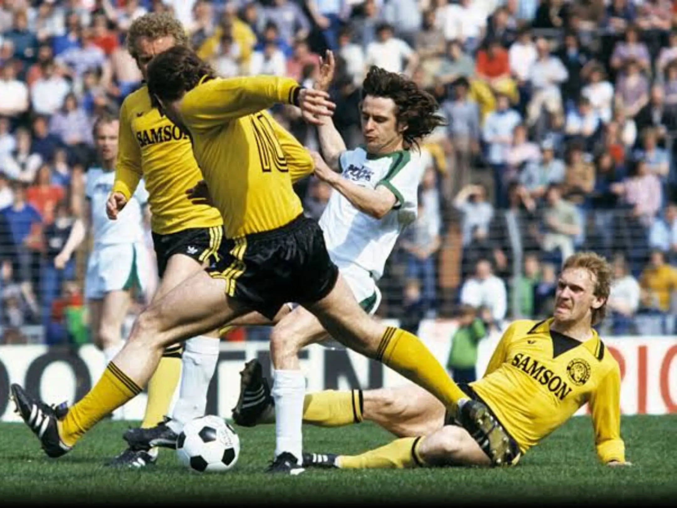 Chiến thắng 12-0 trước Borussia Dortmund