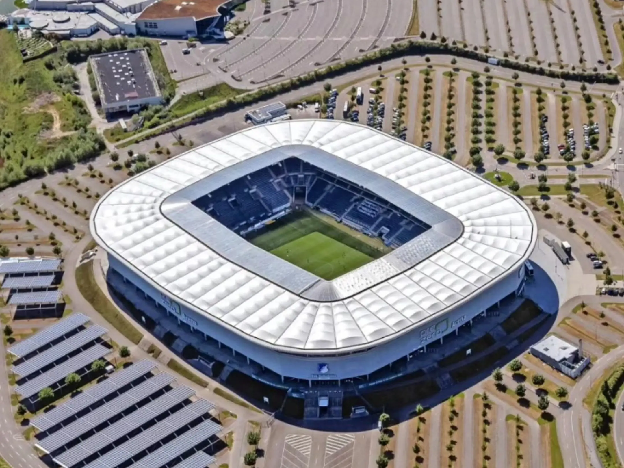 Sân vận động SNP Arena
