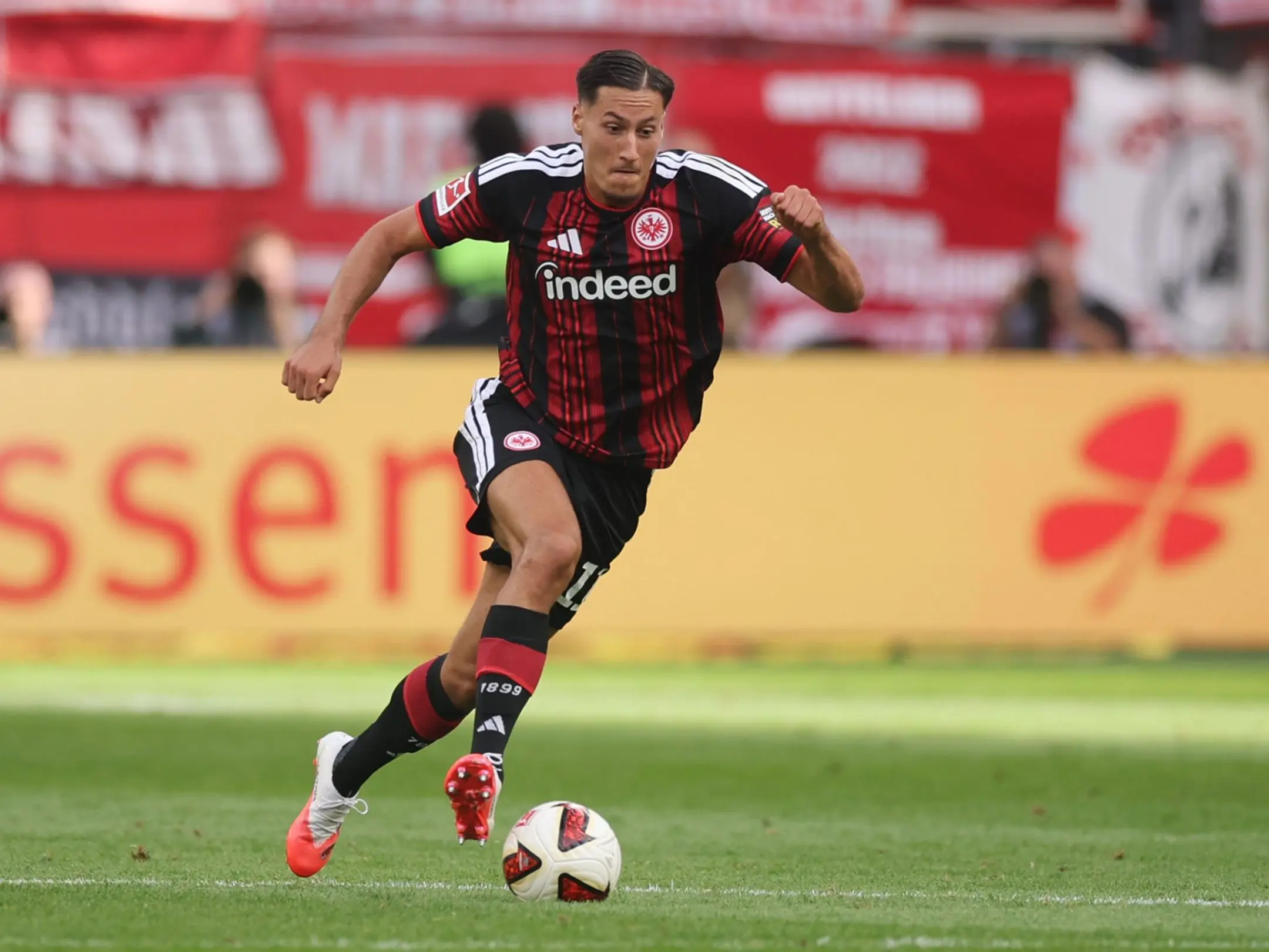 Eintracht Frankfurt: Từ đêm Sevilla huyền thoại đến bài toán tái tạo một đội bóng lớn 6 Younes Ebnoutalib